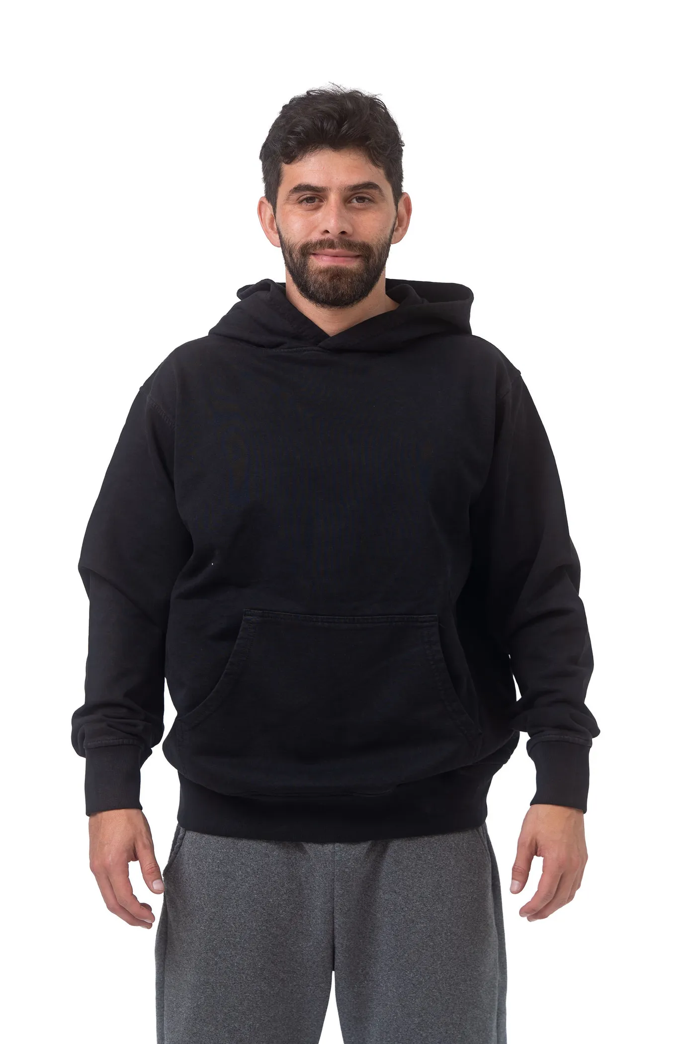 Hoodie negra MexCrew, modelo masculino, vista frontal